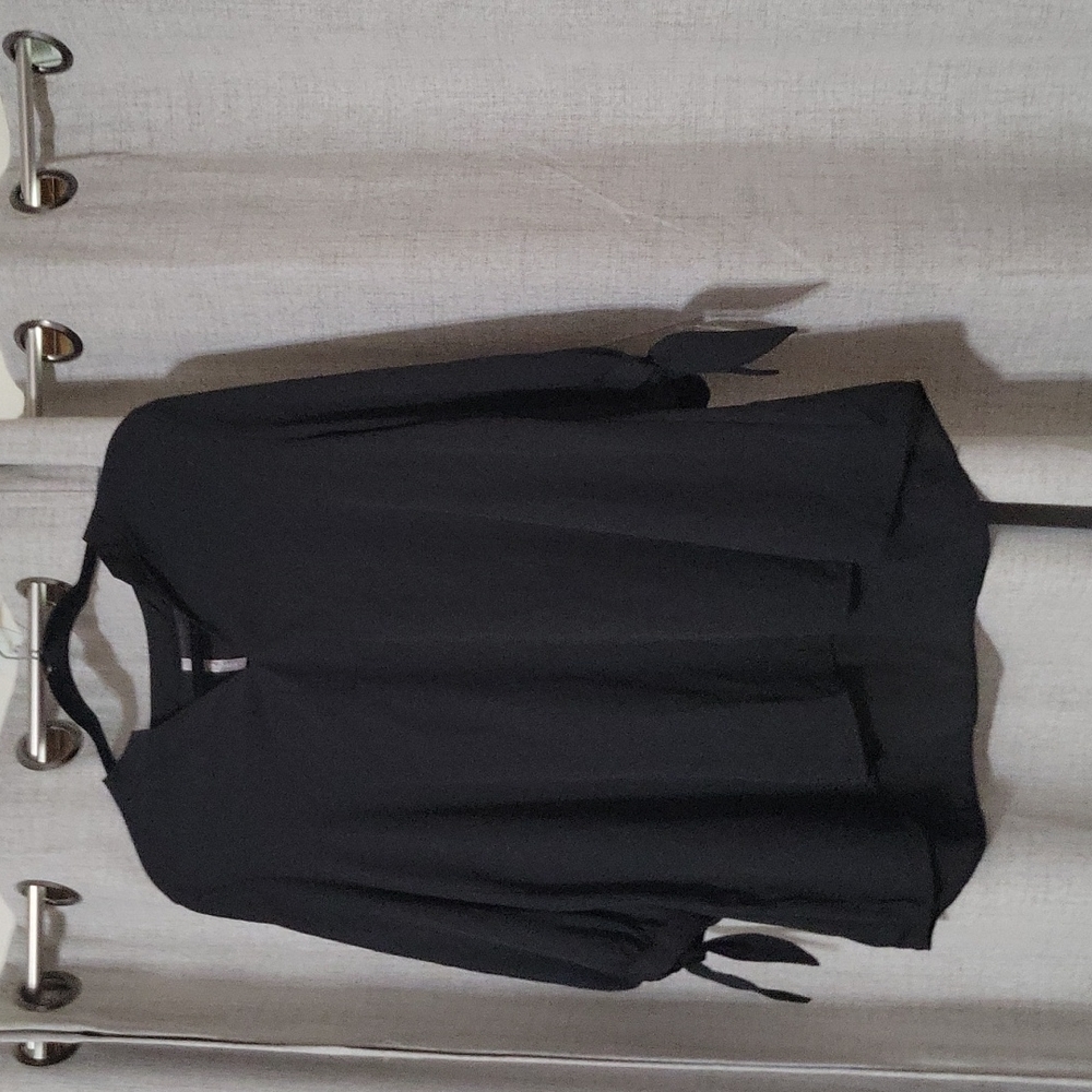 NWOT black women's blouse size large